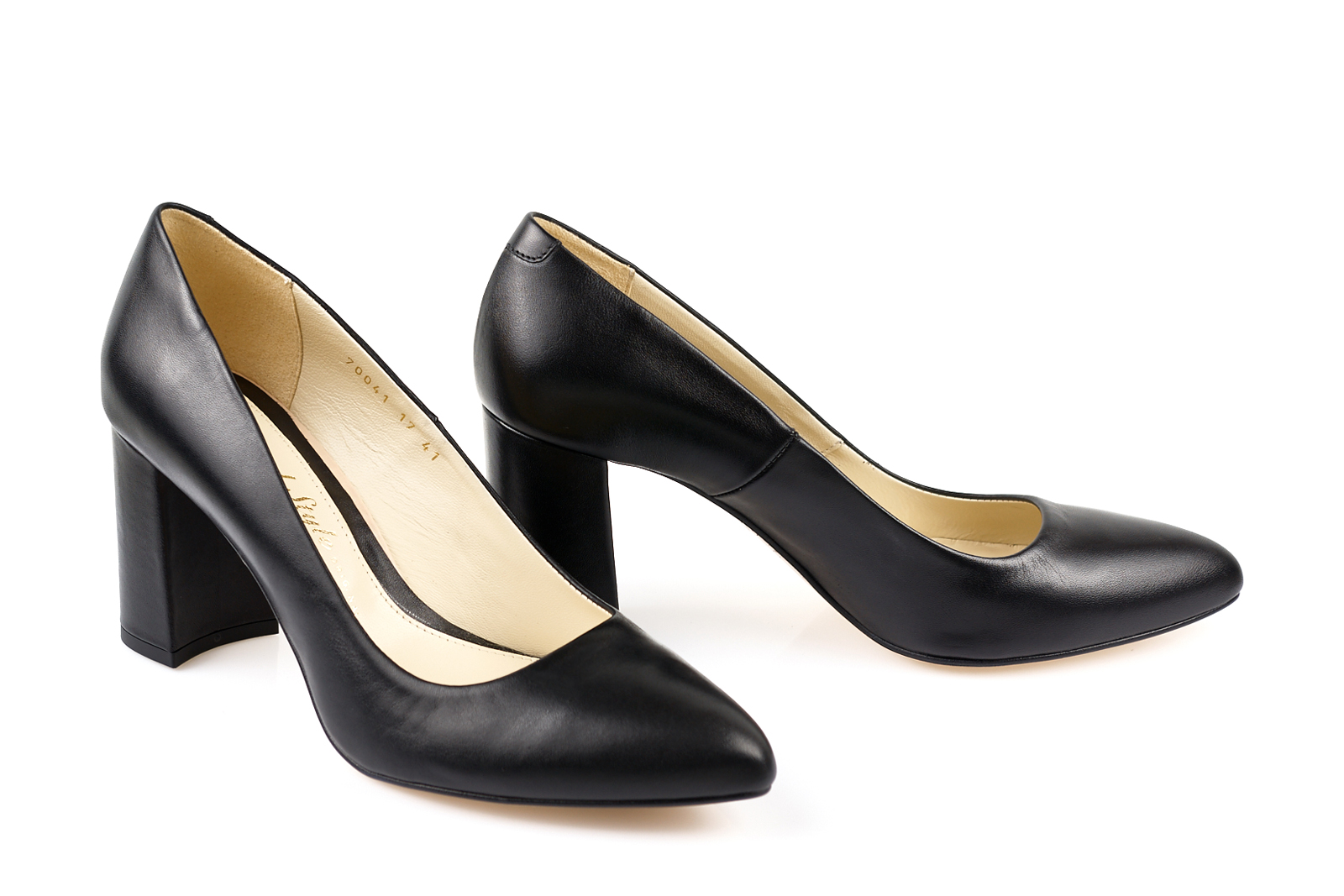 Классические черные туфли женские